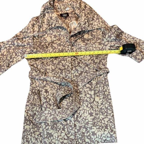 Luii Cropped Sleeve Trenchcoat - Picture 8 of 10